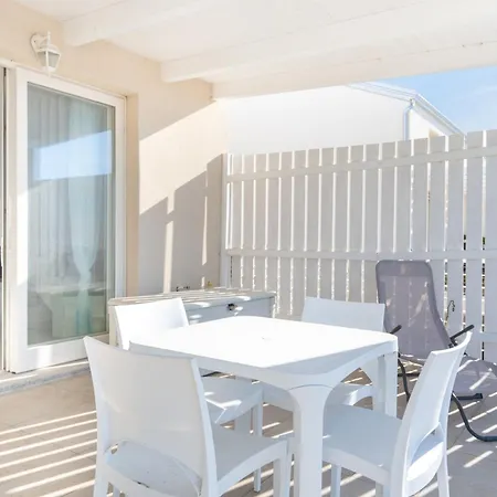 Apartment La Perla Bianca